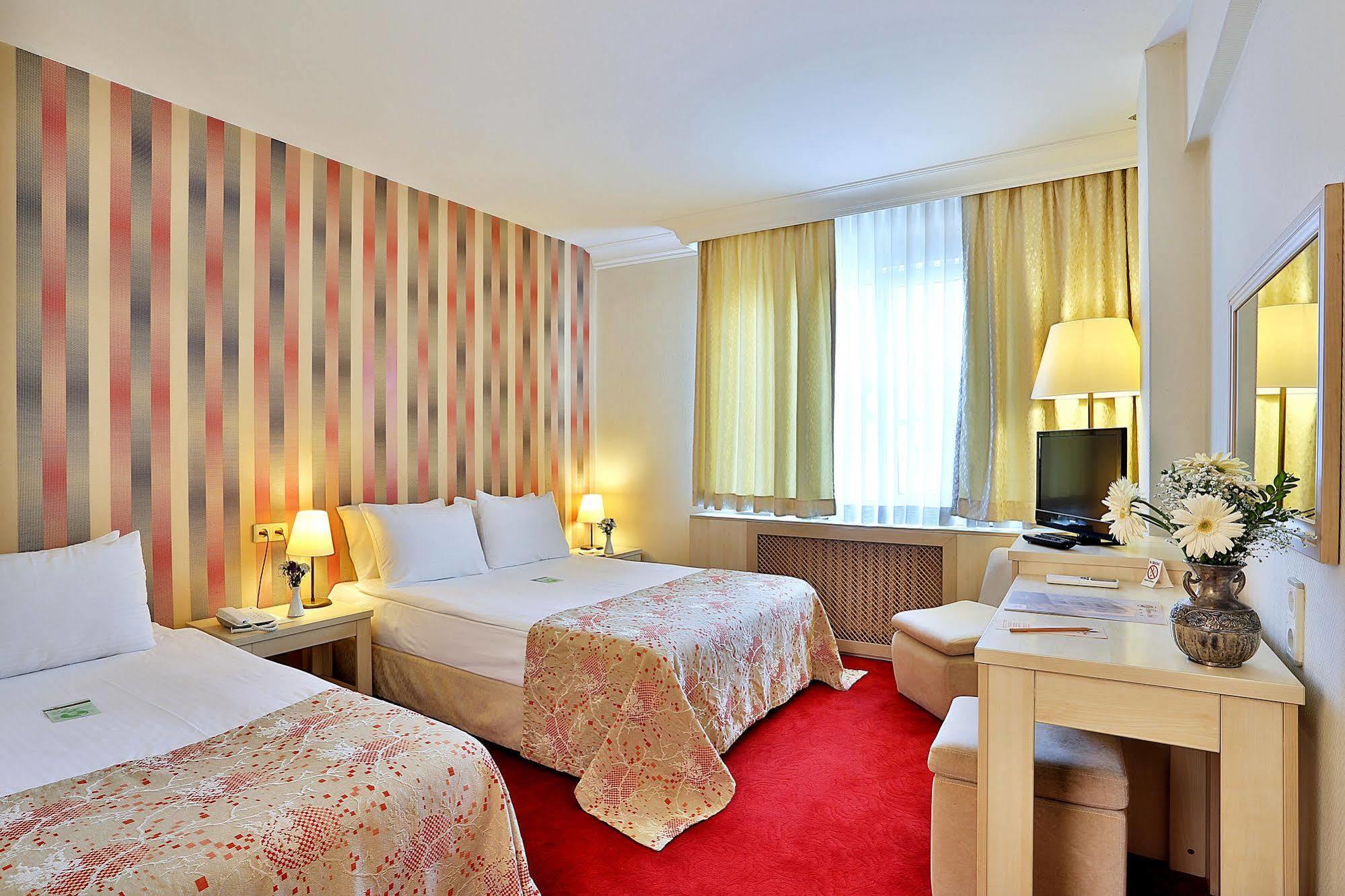 Barin Hotel Истанбул Екстериор снимка