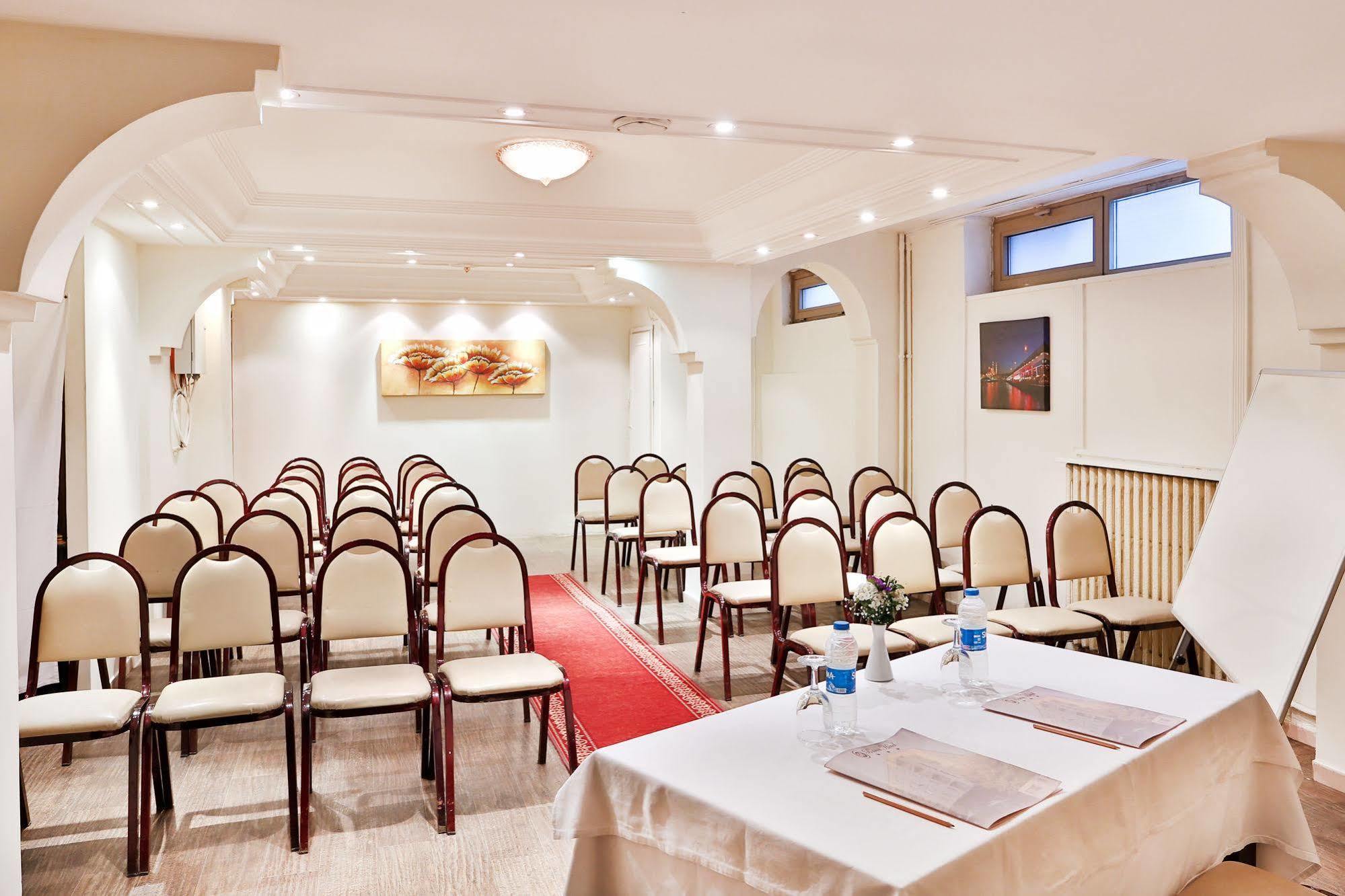 Barin Hotel Истанбул Екстериор снимка